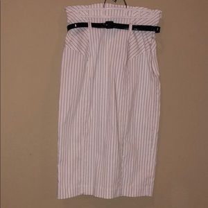black&white pinstripe pencil skirt black belt